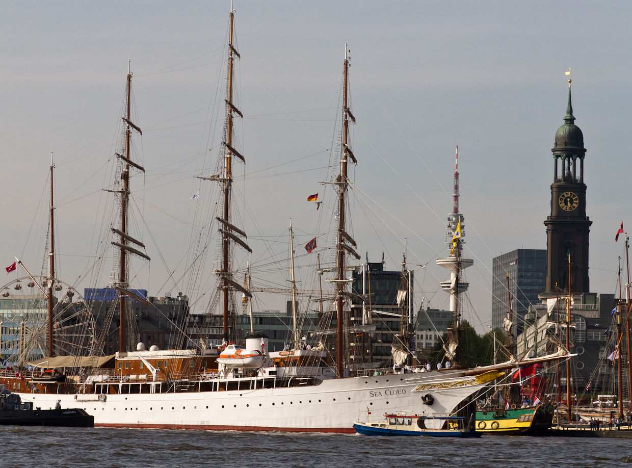 tl_files/Nss/gif/EddaHafenBilder/IMG_1802_michel_seacloud.jpg